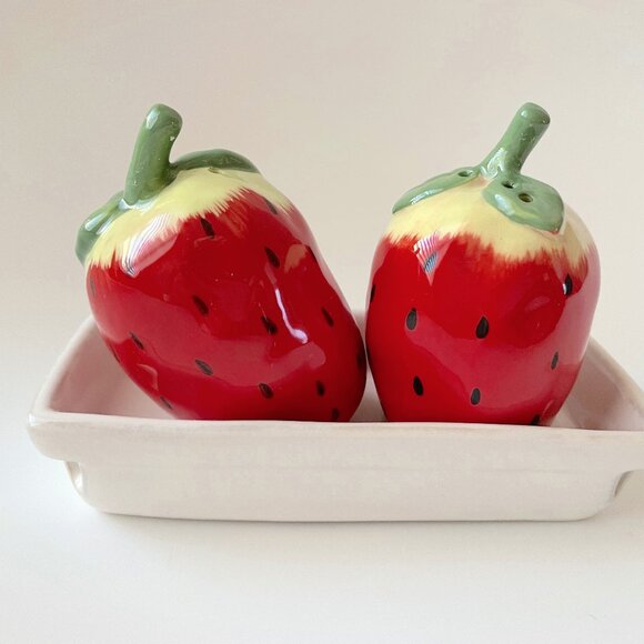 Anthropologie Foster Icon Salt & Pepper Shakers - Thumbnail 3
